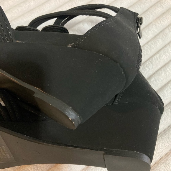 NWOTS Ladies Dress Sandals - Picture 10 of 13